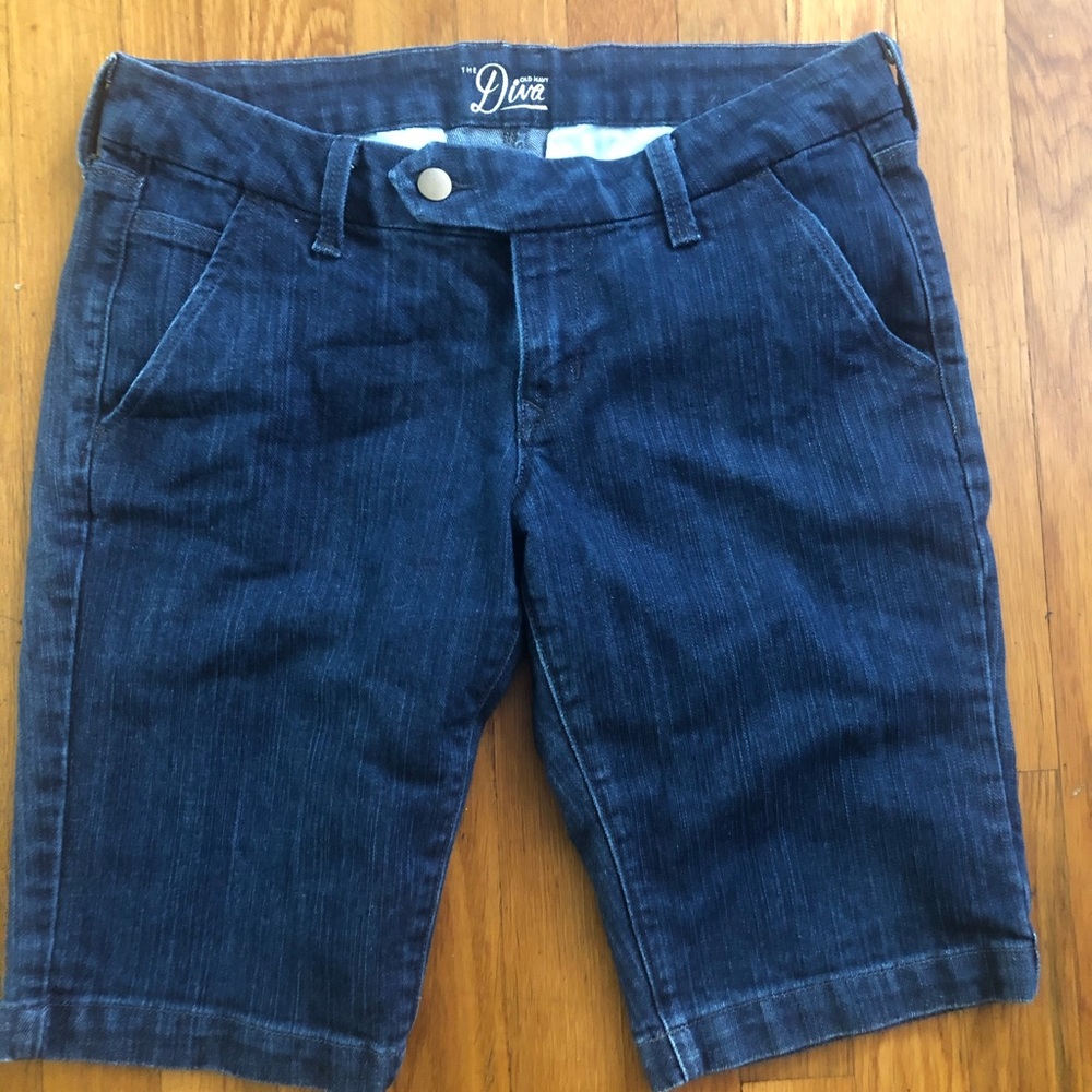 Size 8 Old Navy “Diva” Jean Bermuda Shorts
